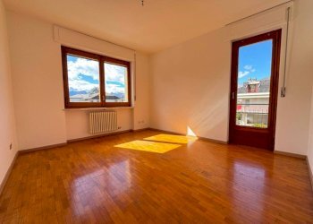 Camera da letto - Quadrilocale via San Maurizio, 4, Cuneo (zona Donatello) - foto 18