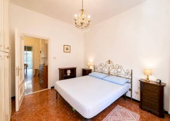 Camera da letto - Appartamento via Giovanni Descalzo, 20, Genova (zona Quarto) - foto 8