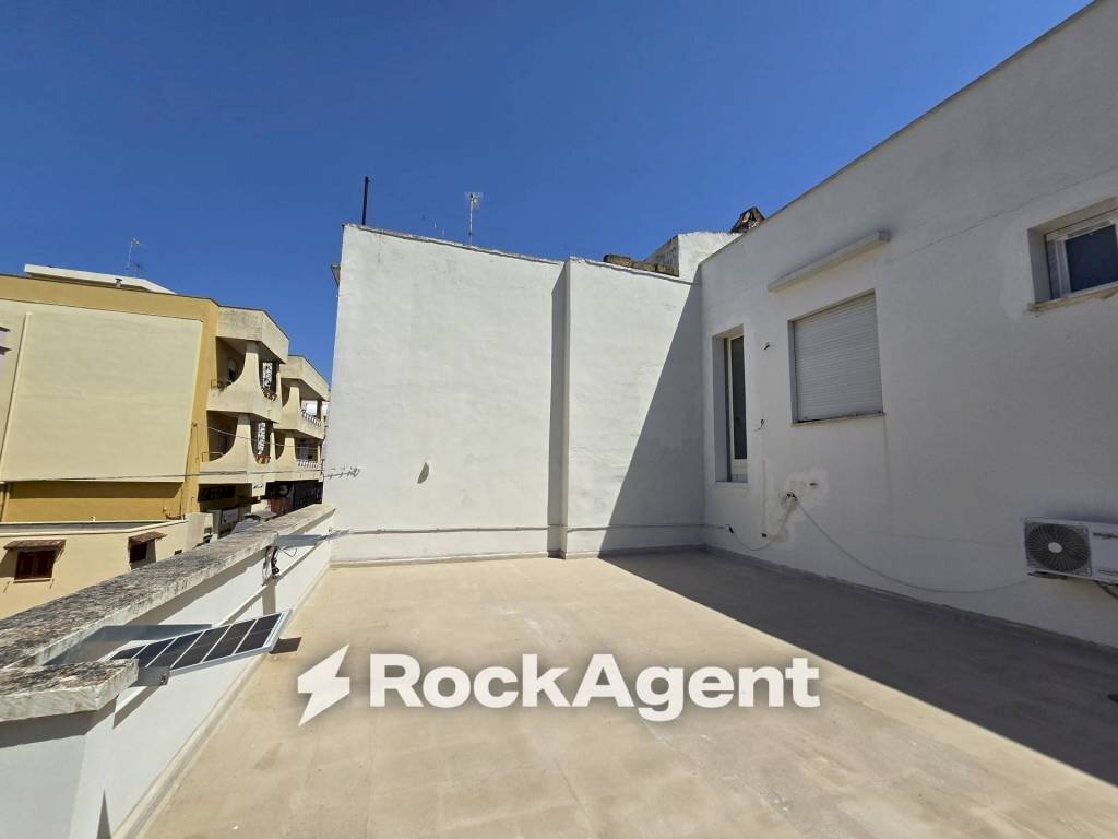 Terrazzo - Appartamento via Roma, 61, Casarano - foto 2