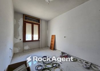 Camera da letto - Appartamento via Roma, 61, Casarano - foto 10