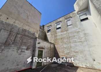 Cortile interno - Appartamento via Roma, 61, Casarano - foto 27
