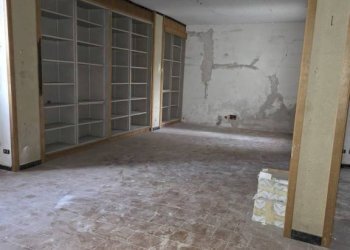Stanza non arredata - Ufficio via Giacomo Matteotti, 29, Pozzuoli - foto 3