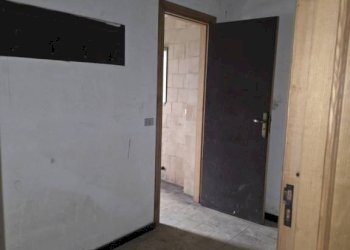 Stanza non arredata - Ufficio via Giacomo Matteotti, 29, Pozzuoli - foto 6