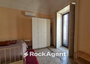 Camera da letto - Three-room apartment via Vittorio Emanuele II, 108, Catania - photo 12