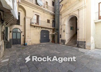 Cortile interno - Trilocale via Vittorio Emanuele II, 108, Catania - foto 27