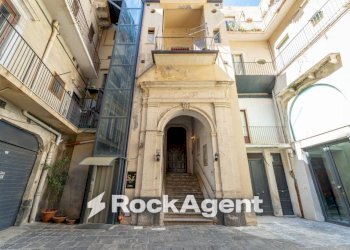 Facciata - Three-room apartment via Vittorio Emanuele II, 108, Catania - photo 28