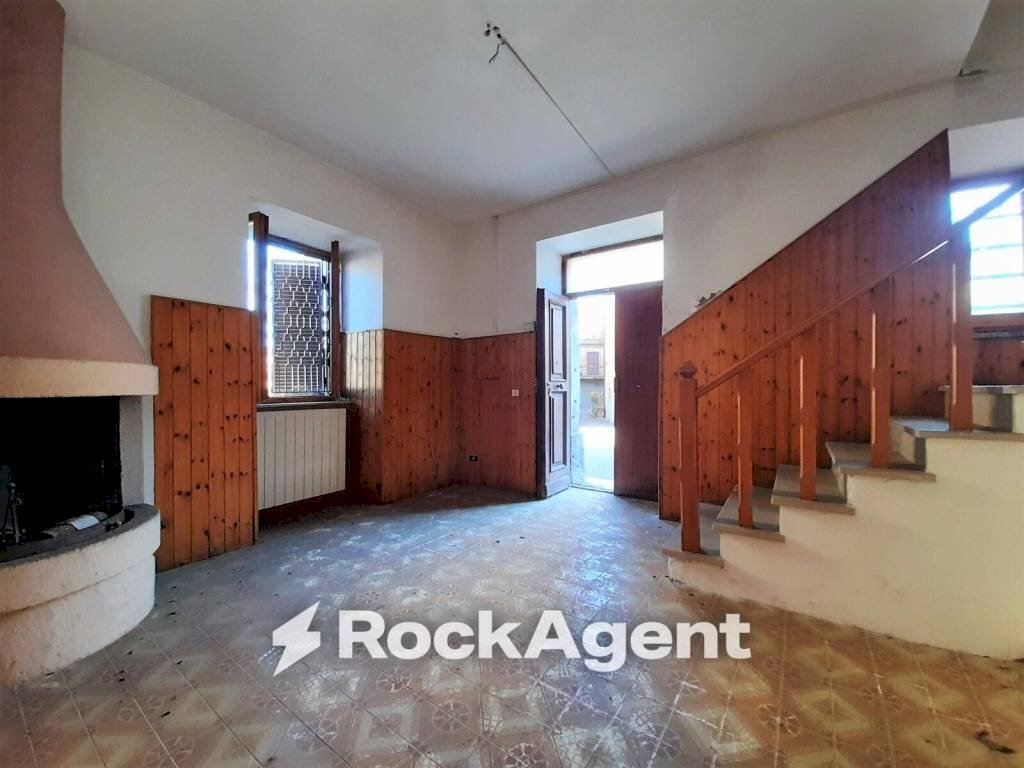 Cucina - Trilocale via Cavour, 1, Acquapendente - foto 1
