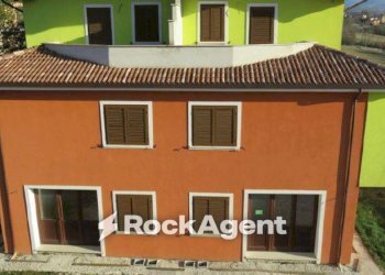 Facciata - Villa via San Dorotea, Scoppito - foto 5