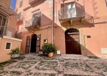 Facciata - Trilocale vicolo Bevilacqua, 5, Sciacca - foto 4