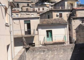 Vista - Casa indipendente corso Umberto I, Gioiosa Ionica - foto 1