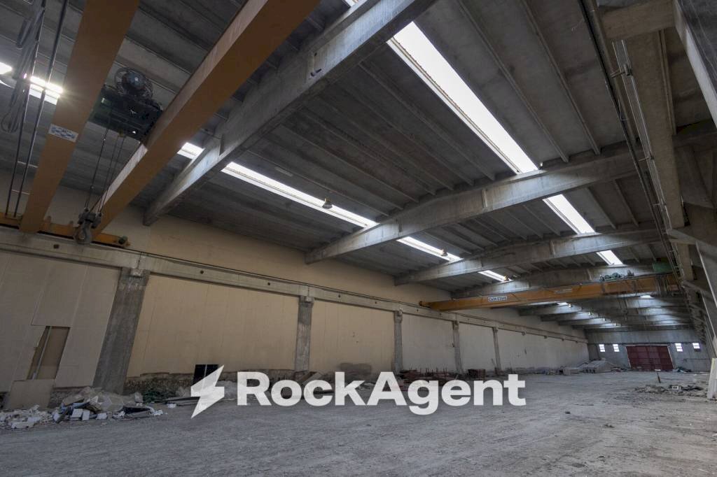 Magazzino - Shed strada Statale 107 Silana Crotonese, Crotone - photo 3