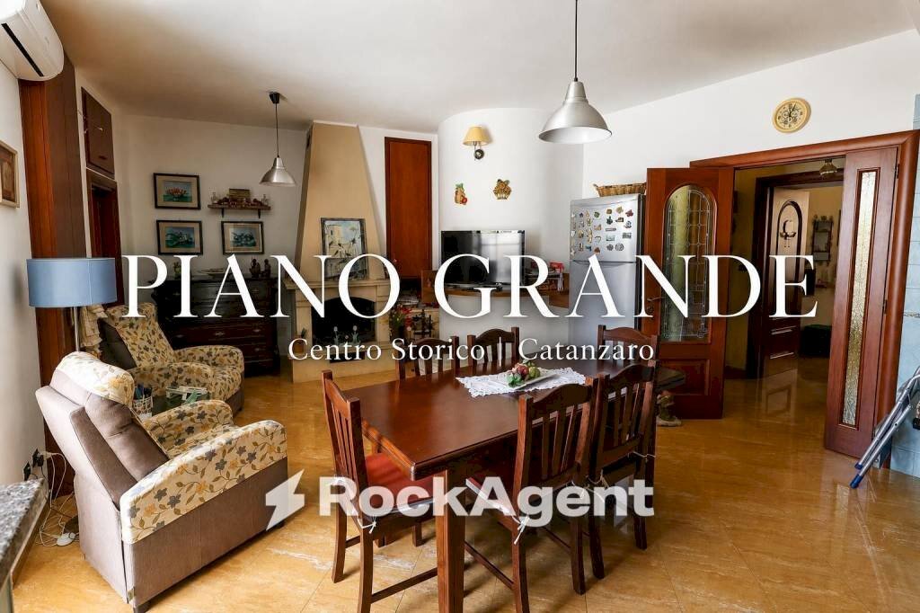 Salone - Appartamento largo Piano Grande, 5, Catanzaro - foto 1