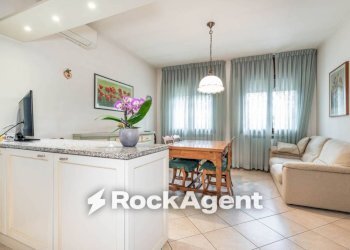 Salone - Villa via I. Nievo, 28, Ponte San Nicolò - foto 10