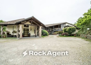 Posto macchina - Hotel via Frazione Mezzano, 117, Sannazzaro de' Burgondi - photo 1