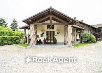 Facciata - Hotel via Frazione Mezzano, 117, Sannazzaro de' Burgondi - photo 26