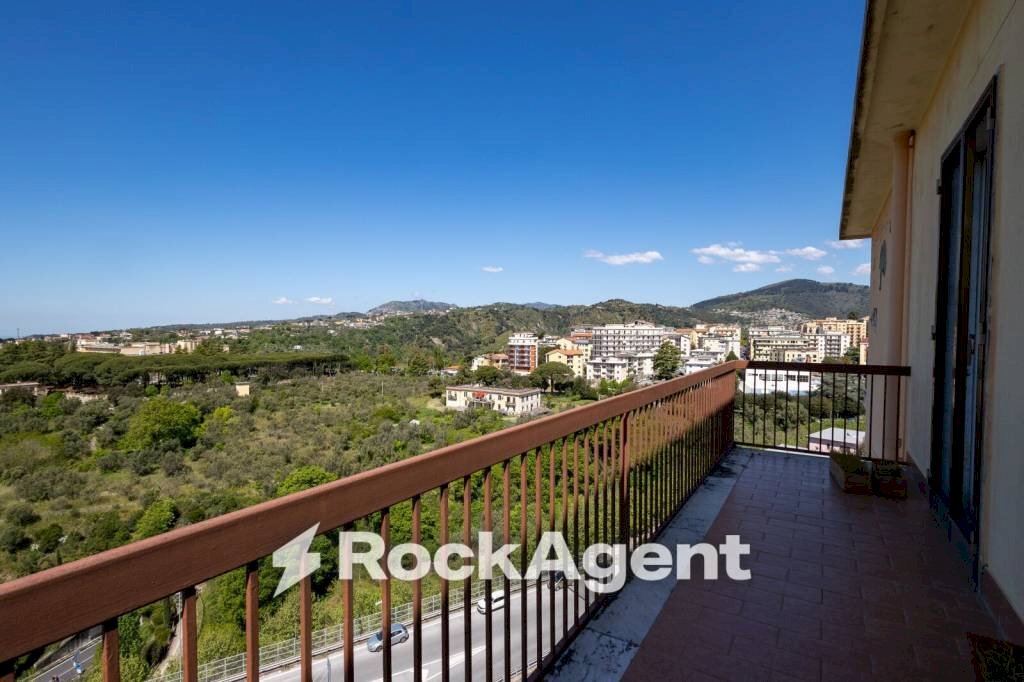 Balcone - Appartamento via Madonna dei Cieli, 45, Catanzaro - foto 3