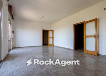 Cucina - Appartamento via Madonna dei Cieli, 45, Catanzaro - foto 15