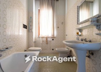 Bagno - Appartamento via Madonna dei Cieli, 45, Catanzaro - foto 30