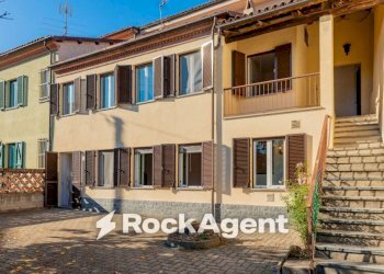 Facciata - Casa indipendente via Circonvallazione, 19, Castiglione Tinella - foto 1