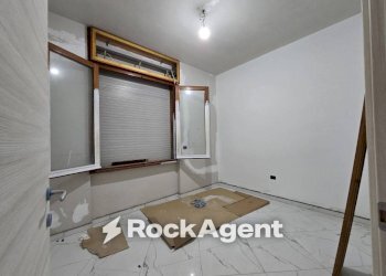 Camera da letto - Appartamento via Roma, 61, Casarano - foto 10