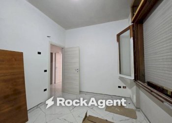 Camera da letto - Appartamento via Roma, 61, Casarano - foto 13