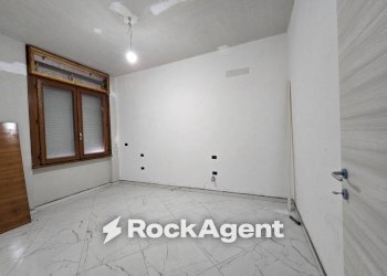 Camera da letto - Appartamento via Roma, 61, Casarano - foto 16