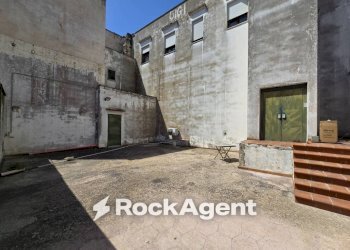 Cortile interno - Appartamento via Roma, 61, Casarano - foto 26