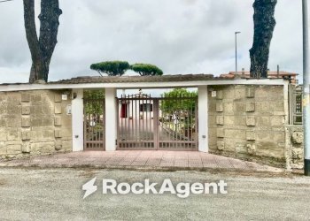 Facciata - Villa via Borgomanero, 36, Roma - foto 26