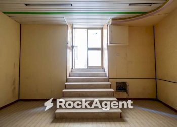 Interno palazzo - Negozio via XX Settembre, 38, Catanzaro - foto 9
