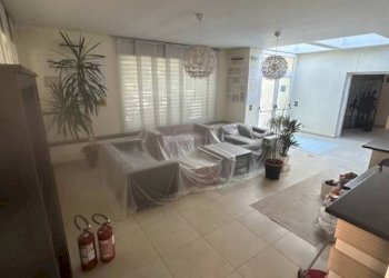 Interno palazzo - Negozio viale della Gioventù, 22, San Giovanni Rotondo - foto 4