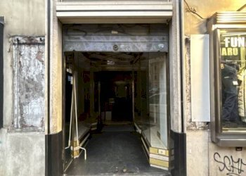 Facciata - Negozio via Appia Nuova, 109, Roma - foto 1