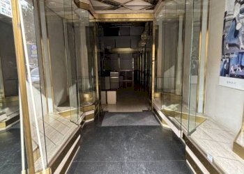 Interno non residenziale - Negozio via Appia Nuova, 109, Roma - foto 8