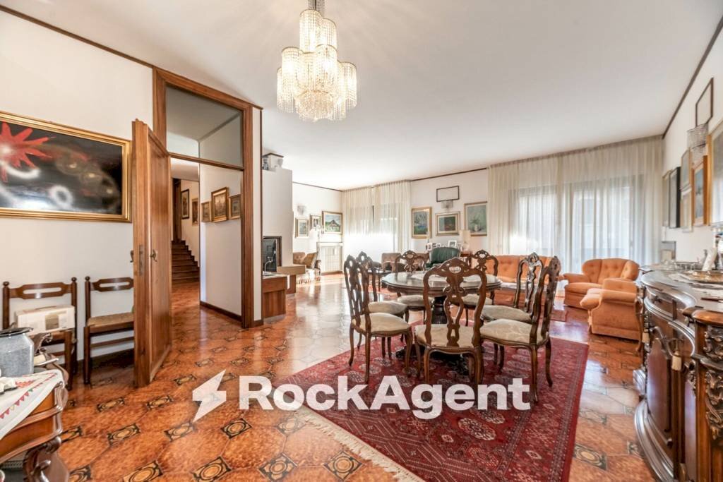 Salone - Villa via Torino, 20, Selvazzano Dentro - foto 2