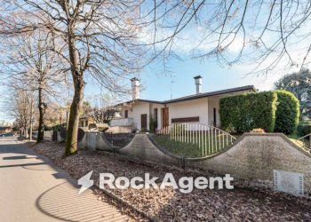 Giardino - Villa via Torino, 20, Selvazzano Dentro - foto 1