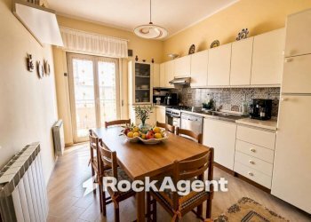 Cucina - Appartamento via Ernesto Basile, Aragona - foto 11