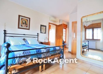 Camera da letto - Villa via Ombrone, 5, Latina - foto 20