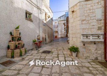 Cortile interno - Casa indipendente vicolo Adriano, 6, Cassano delle Murge - foto 26