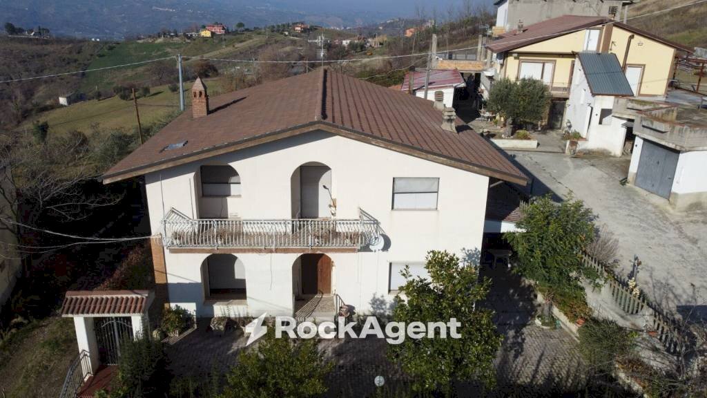 Facciata - Villa contrada Feudo da Sole, 23, Basciano - photo 1