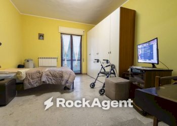 Camera da letto - Trilocale via Candela, 12, Catanzaro - foto 29