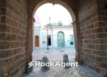 Interno palazzo - Stable - Palace corso Umberto, 77, Trepuzzi - photo 3