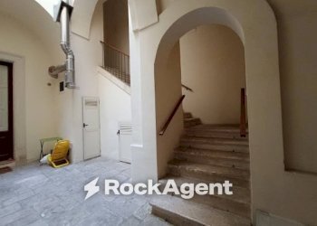 Scala - Stable - Palace corso Umberto, 77, Trepuzzi - photo 8