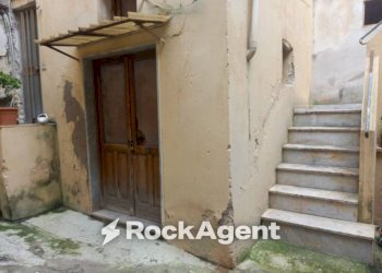 Facciata - Bilocale via Mazzini, 22, Sarno - foto 6