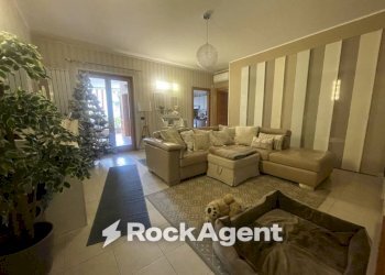 Salone - Trilocale via San Martino, 114, Palma Campania - foto 4