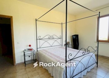 Camera da letto - Casa indipendente via Case Sparse frazione Villa Passo, Civitella del Tronto - foto 21