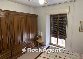 Camera da letto - Independent house corso Giuseppe Mazzini, 71, Torre De' Passeri - photo 7