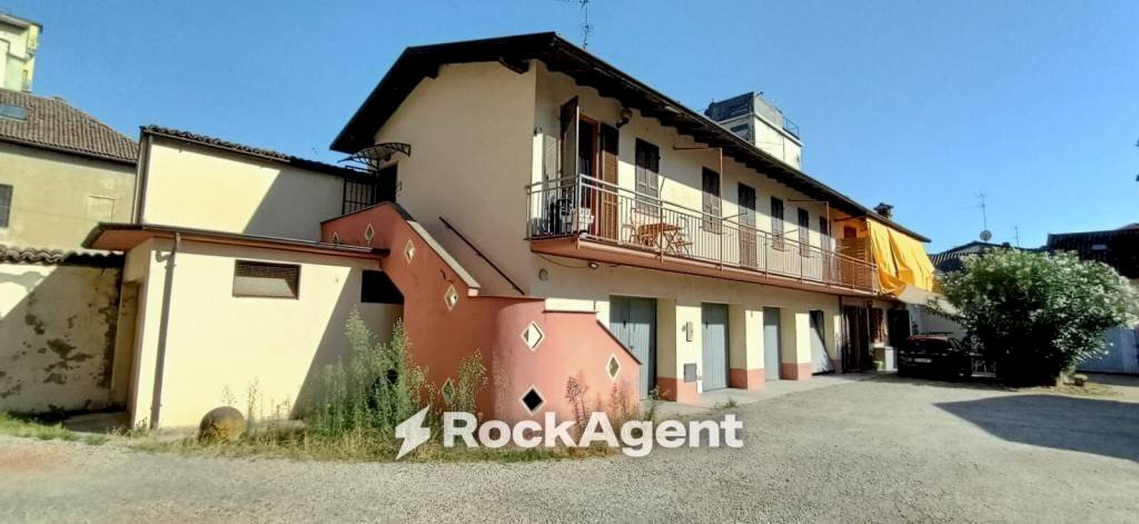 Facciata - Trilocale corso Italia, 38, Mede - foto 1