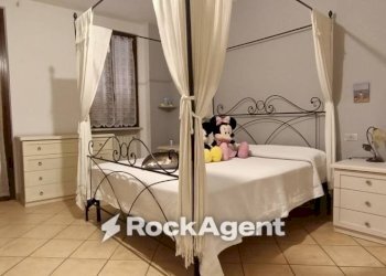 Camera da letto - Trilocale corso Italia, 38, Mede - foto 14