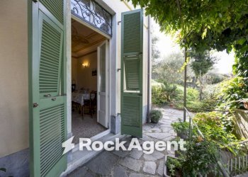 Balcone - Casa indipendente via Martiri di Belfiore, 25, Fivizzano - foto 2
