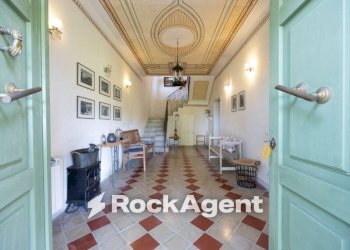 Corridoio - Casa indipendente via Martiri di Belfiore, 25, Fivizzano - foto 3