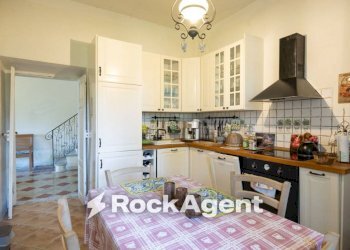 Cucina - Casa indipendente via Martiri di Belfiore, 25, Fivizzano - foto 4